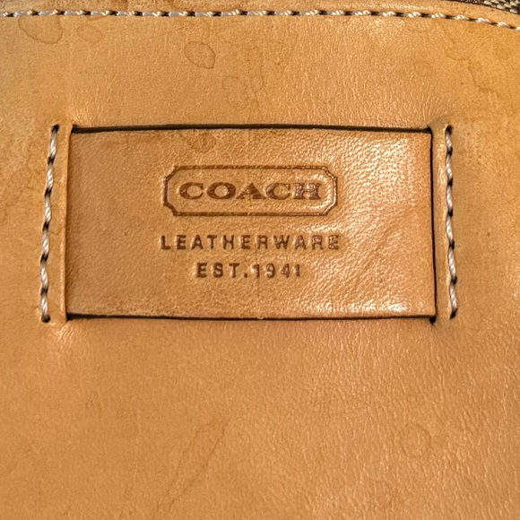 Vintage Coach Tote bag with signature C's. - Picture 6 of 9